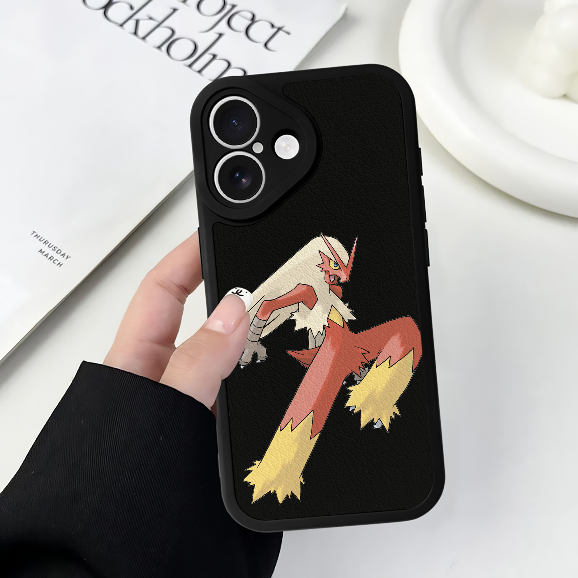 （画像用） ポケットモンスター Pokémon 【iPhone 16シリーズ対応】シリコンスマホケース（レザー調） 材質：シリコン